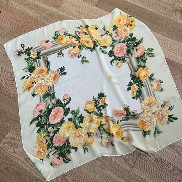 Mantero collection MII silk scarf - Picture 1 of 8